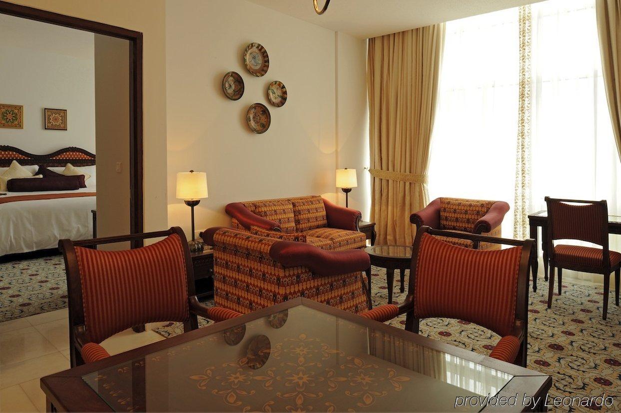 Dushanbe Serena Hotel Habitación foto