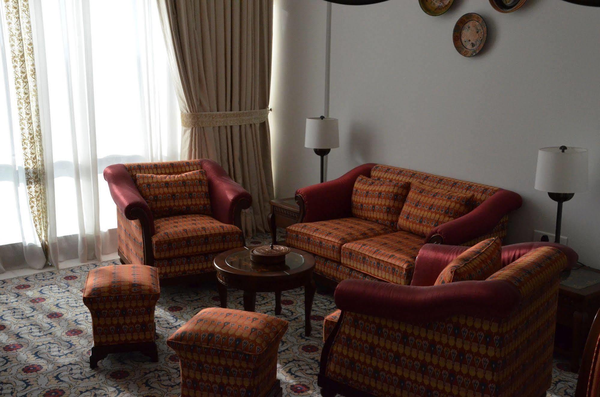 Dushanbe Serena Hotel Exterior foto